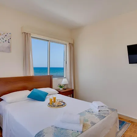 Makenzy Sandy Beachfront Paradise Appartement Larnaca