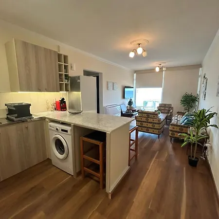 Makenzy Sandy Beachfront Paradise Apartment