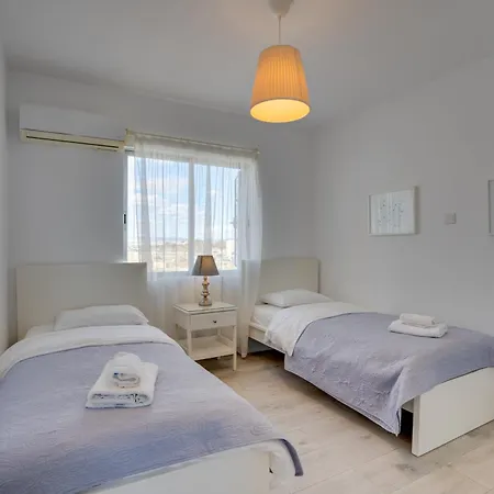 Makenzy Sandy Beachfront Paradise * Larnaca