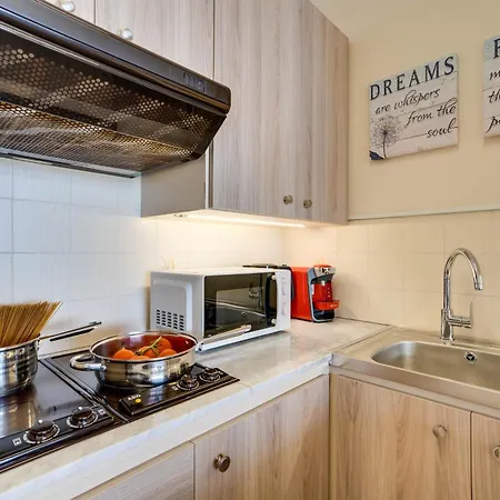 Apartment Makenzy Sandy Beachfront Paradise Larnaca