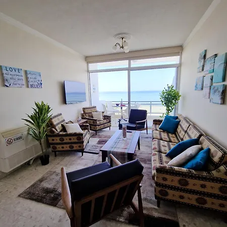 Apartment Makenzy Sandy Beachfront Paradise