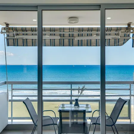 דירה Makenzy Sandy Beachfront Paradise *
