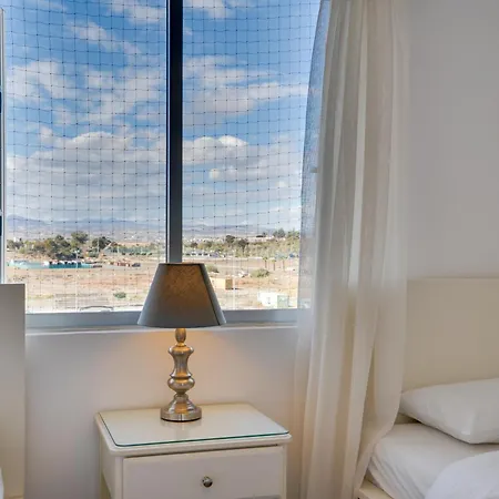 דירה Makenzy Sandy Beachfront Paradise לרנקה