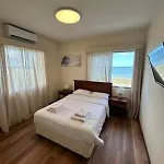 Διαμέρισμα Makenzy Sandy Beachfront Paradise Λάρνακα