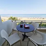 Makenzy Sandy Beachfront Paradise * Λάρνακα