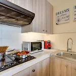 Apartment Makenzy Sandy Beachfront Paradise