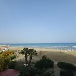 Apartment Makenzy Sandy Beachfront Paradise Larnaca
