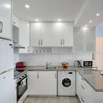 Apartment Makenzy Sandy Beachfront Paradise