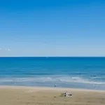 Makenzy Sandy Beachfront Paradise * Λάρνακα