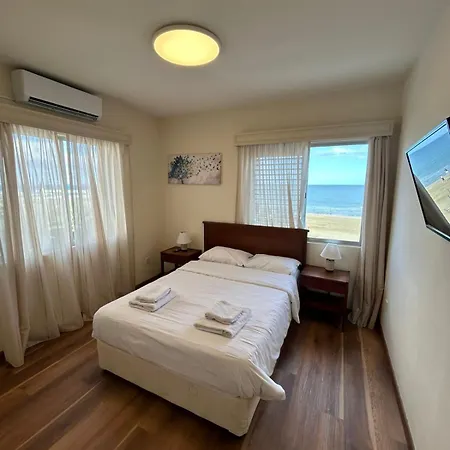 Apartament Makenzy Sandy Beachfront Paradise Larnaca