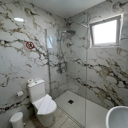 Makenzy Sandy Beachfront Paradise דירה *