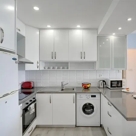 Apartament Makenzy Sandy Beachfront Paradise