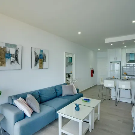 Makenzy Sandy Beachfront Paradise