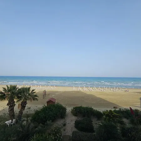 Apartament Makenzy Sandy Beachfront Paradise Larnaca