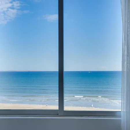 Makenzy Sandy Beachfront Paradise