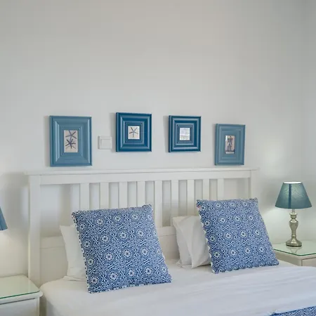 Makenzy Sandy Beachfront Paradise لارنكا