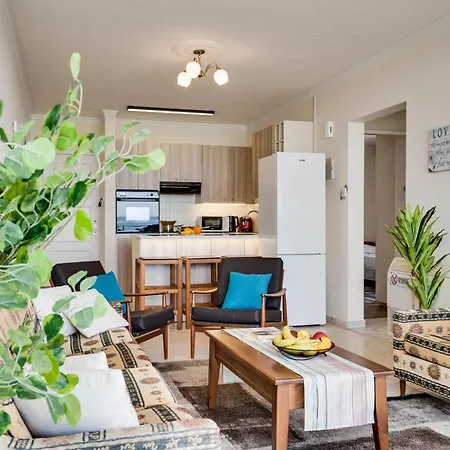 Apartment Makenzy Sandy Beachfront Paradise *