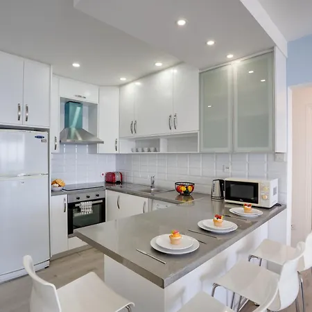 Makenzy Sandy Beachfront Paradise