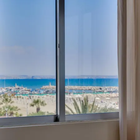 Makenzy Sandy Beachfront Paradise Appartamento