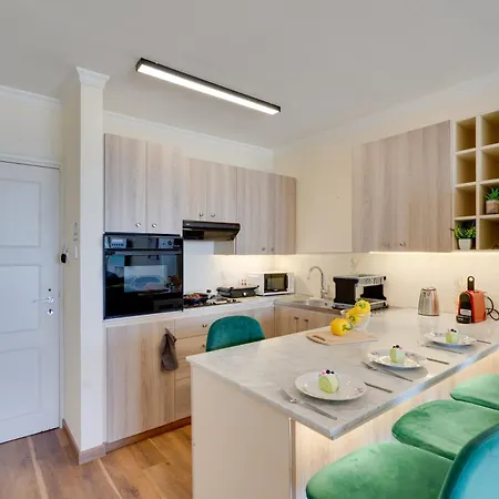 Makenzy Sandy Beachfront Paradise Appartamento Larnaca
