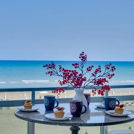 Makenzy Sandy Beachfront Paradise Larnaca