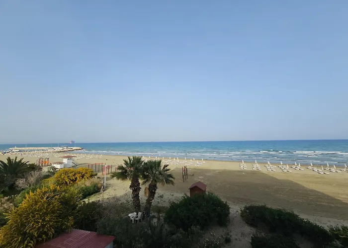 Lejlighed Makenzy Sandy Beachfront Paradise Larnaca